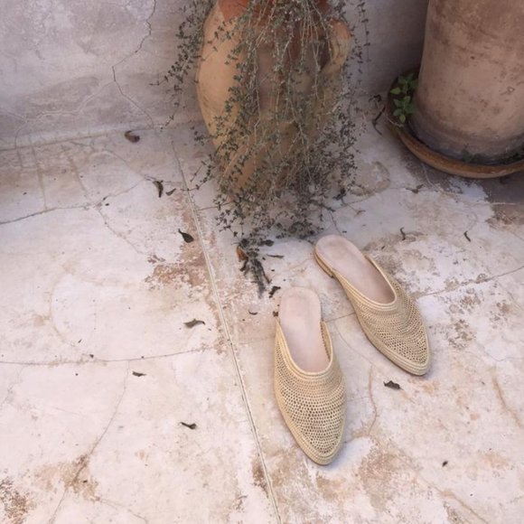 Handmade Raffia Slippers - Picture 3 of 8